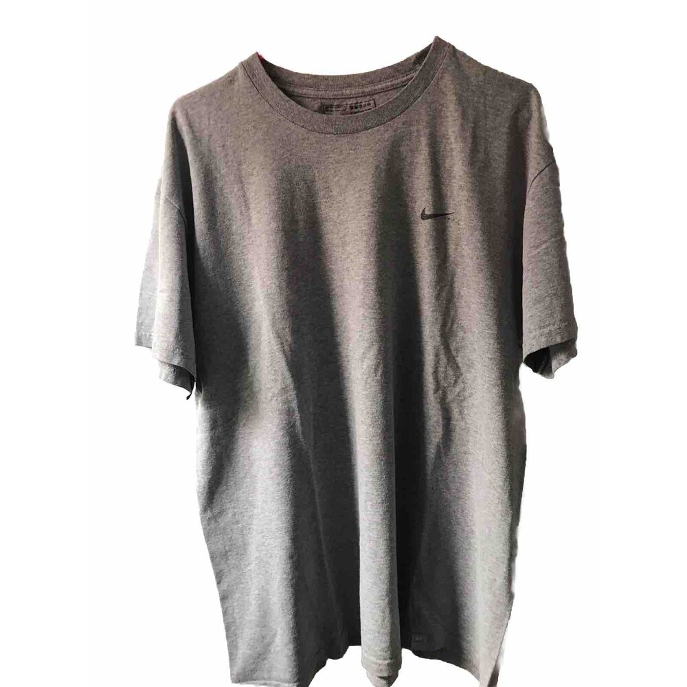 Nike Men’s T Shirt Gray Color Size Large 90% Cotton